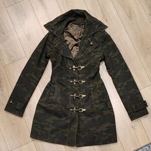 BB Dakota Camouflage Trench Coat
